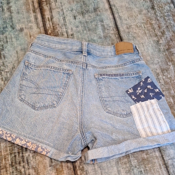 American Eagle Outfitters Light Blue Patchwork Jean Shorts. Size 0 - Picture 7 of 7